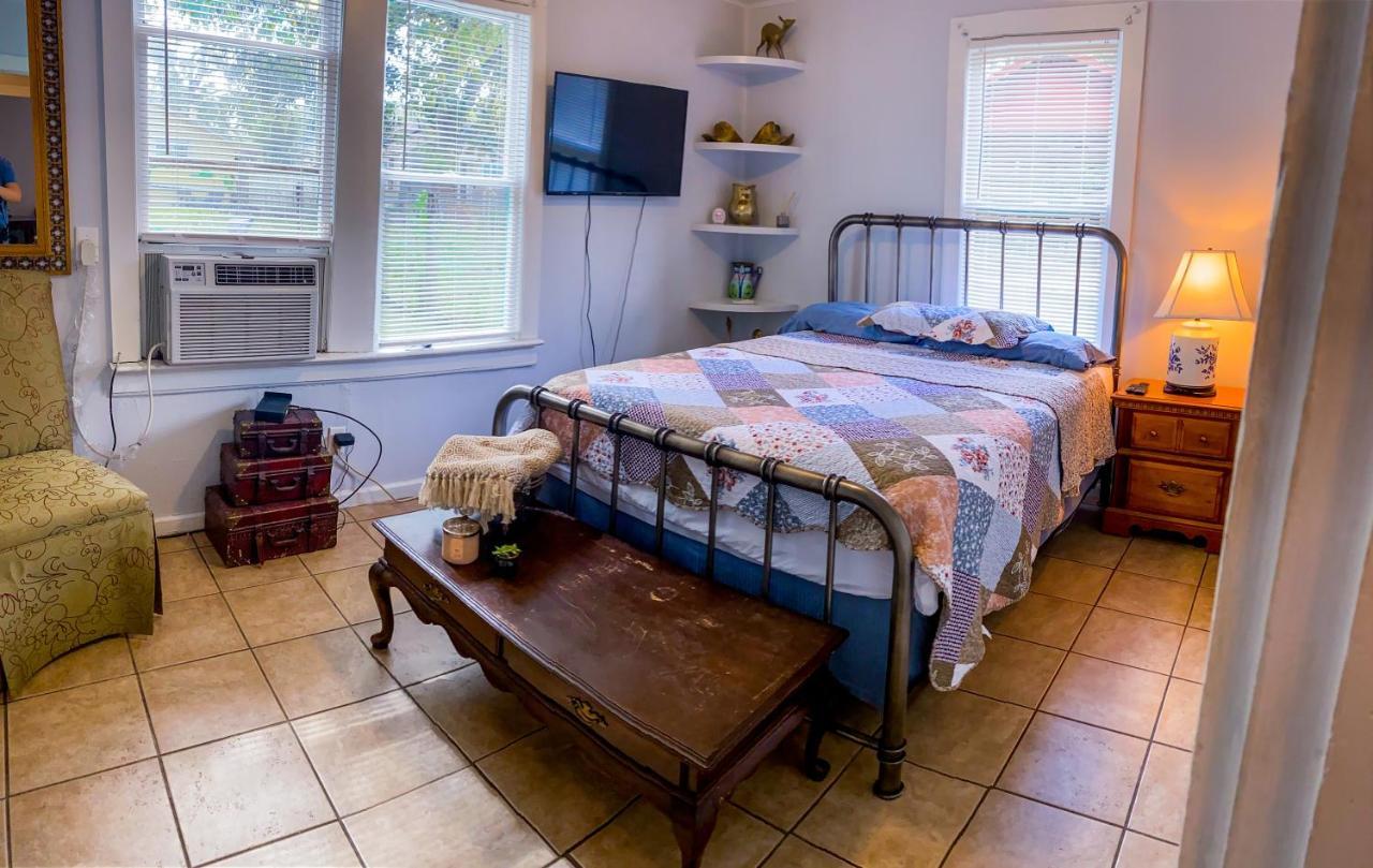 Private Home In Ocala With Fenced Yard, Piano, Central Location, Pets Welcome Kültér fotó